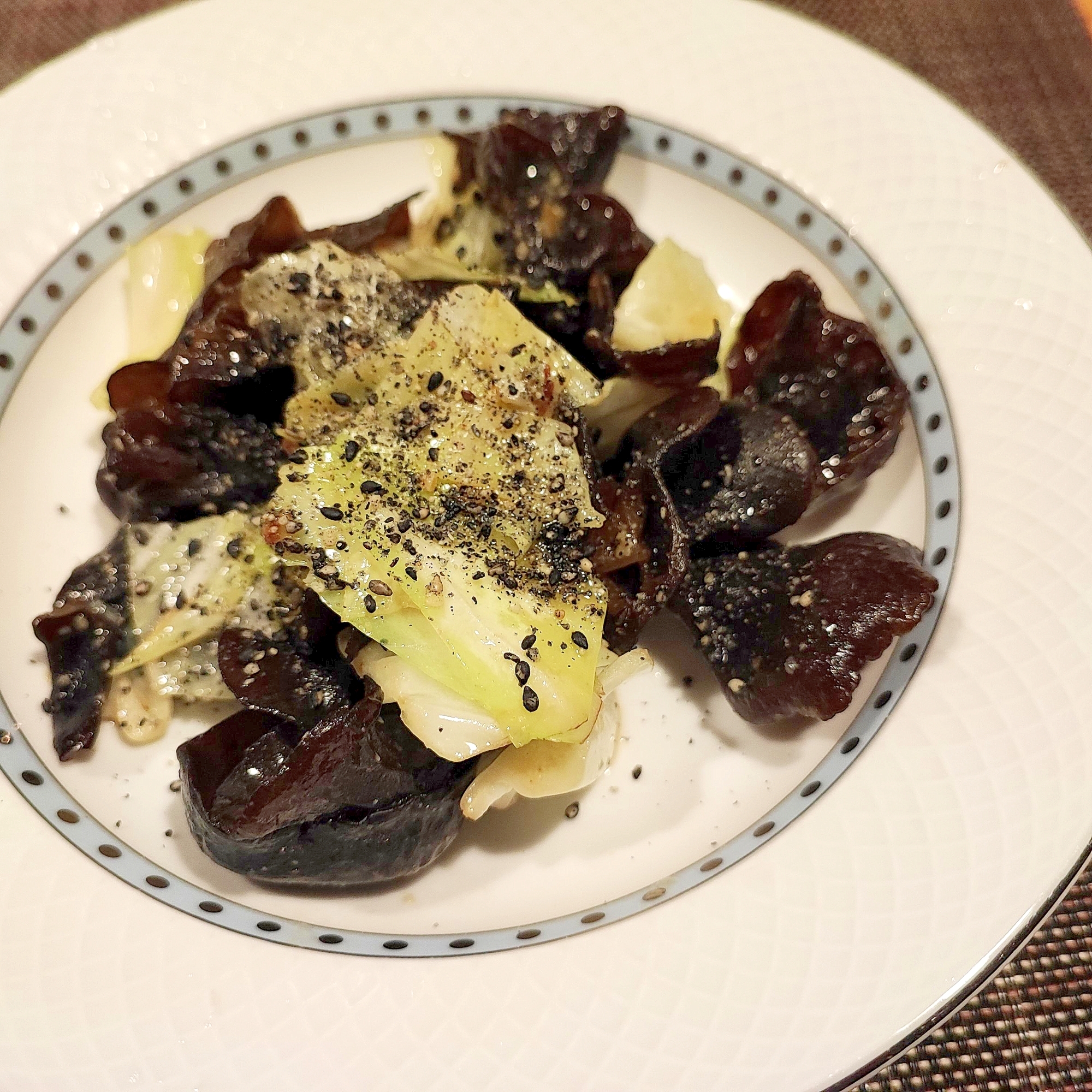 キクラゲとキャベツのシンプル中華炒め