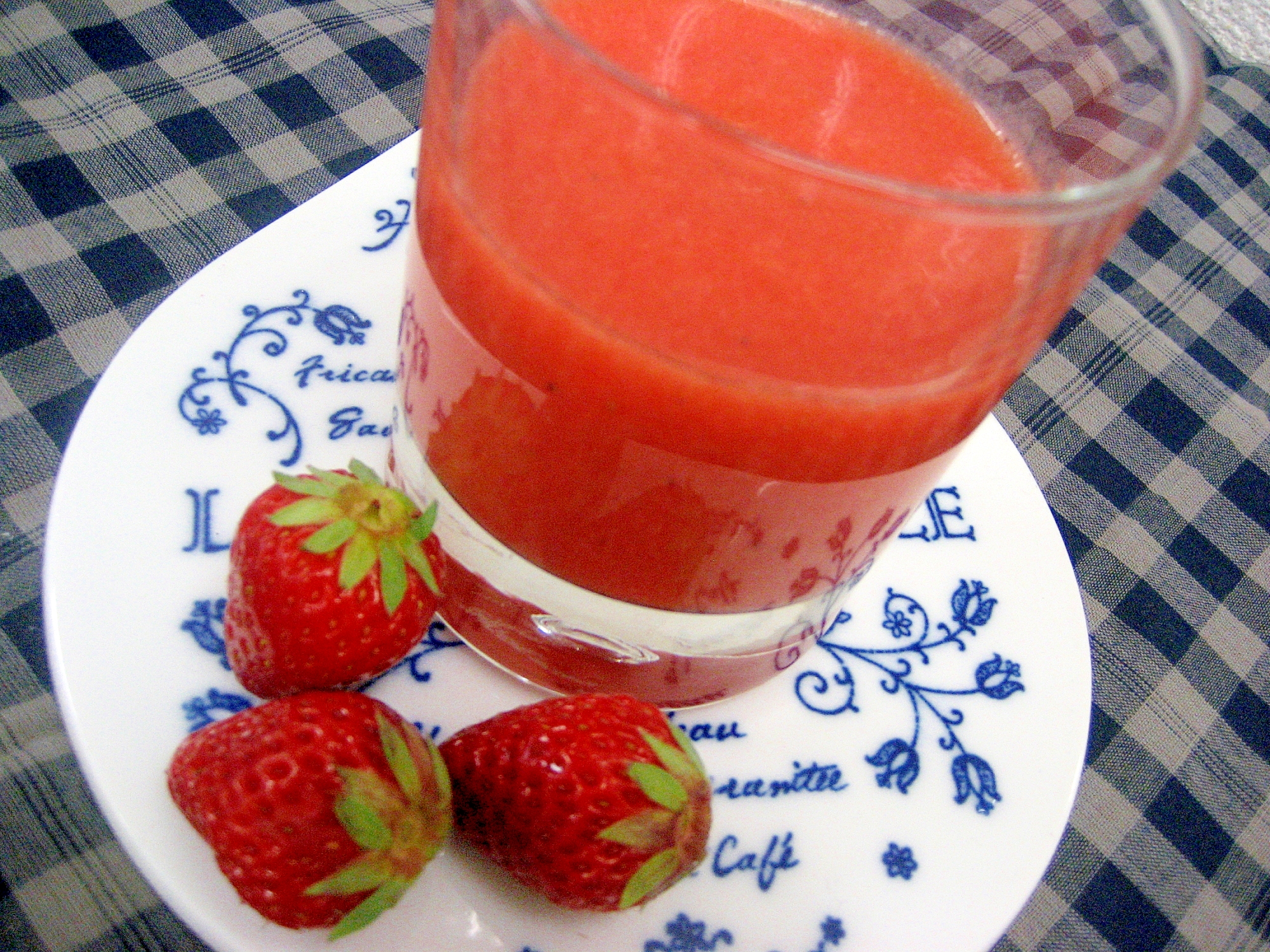 簡単!可愛い苺色♪褒められ【イチゴのドレッシング】