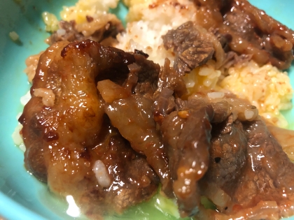 【牛バラ肉】焼肉のたれで簡単カルビ丼♪