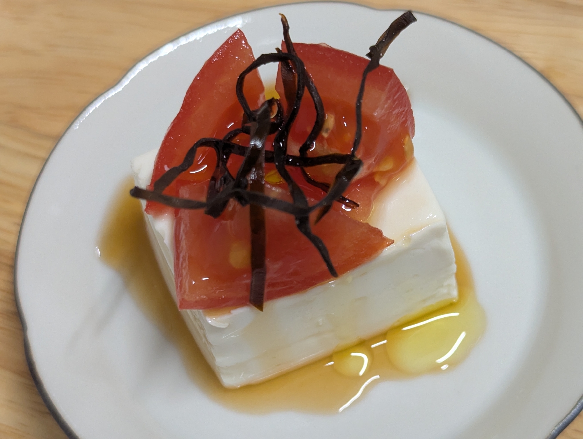 とまとと塩昆布の冷奴