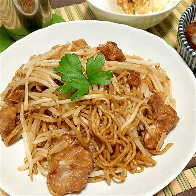 豚カツ肉が余ったら　ごろごろポークのソース焼きそば