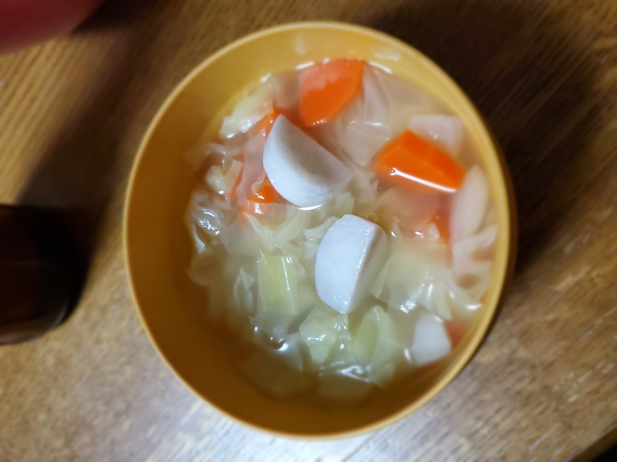 キャベツと小芋と人参のダシダスープ