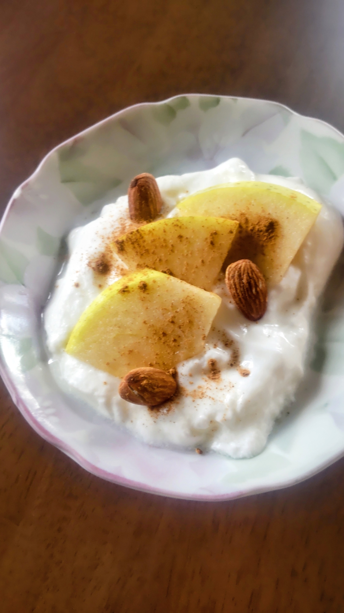 りんごとシナモンのヨーグルト