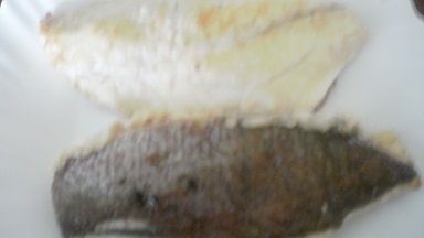 釣ってこられた鯛をもらってシンプルに塩焼き美味しかったです(^^♪