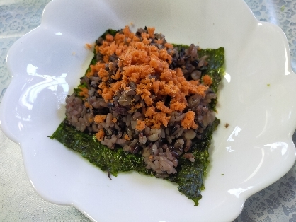 黒米ですが･･･焼き鮭美味しかったですヾ(´∇｀)ﾉ