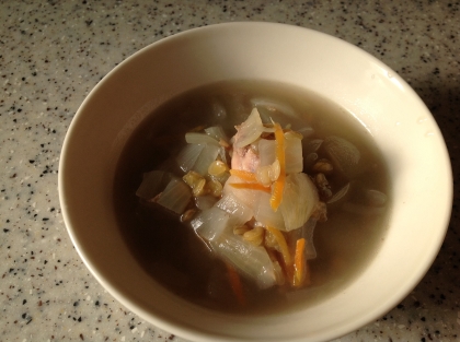 レンズ豆と鶏肉のスープ