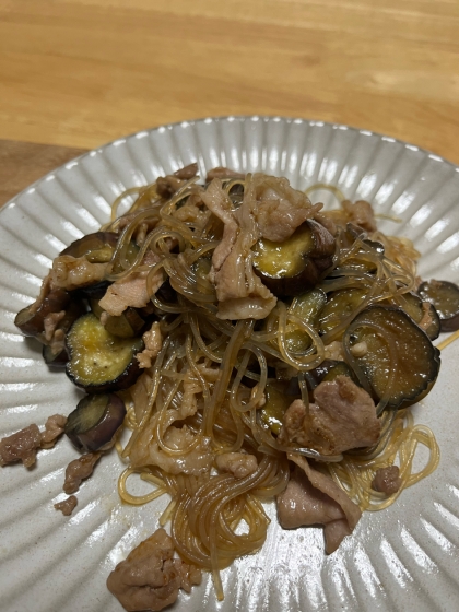 ご飯がすすむ！豚肉となすと春雨の炒め物♪