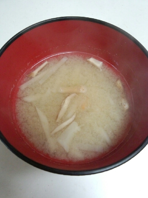 菊芋レシピ。細切り野菜の味噌汁