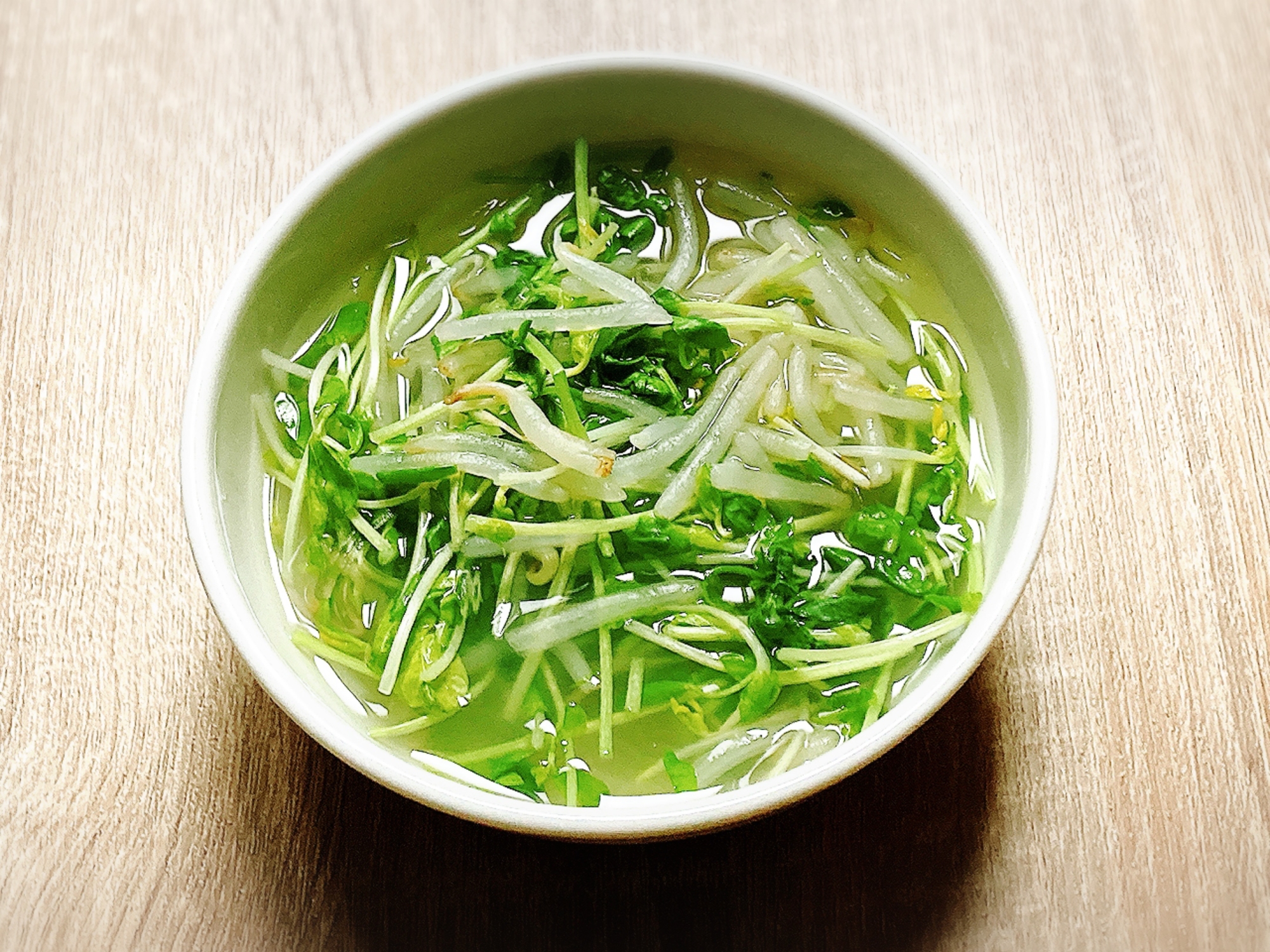 さっぱり！豆苗ともやしの春雨スープ