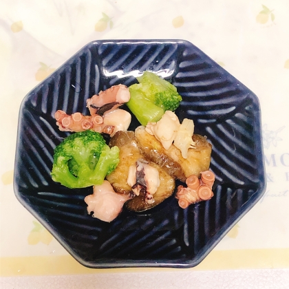 タコと茄子とブロッコリーのアヒージョꕤ୭*