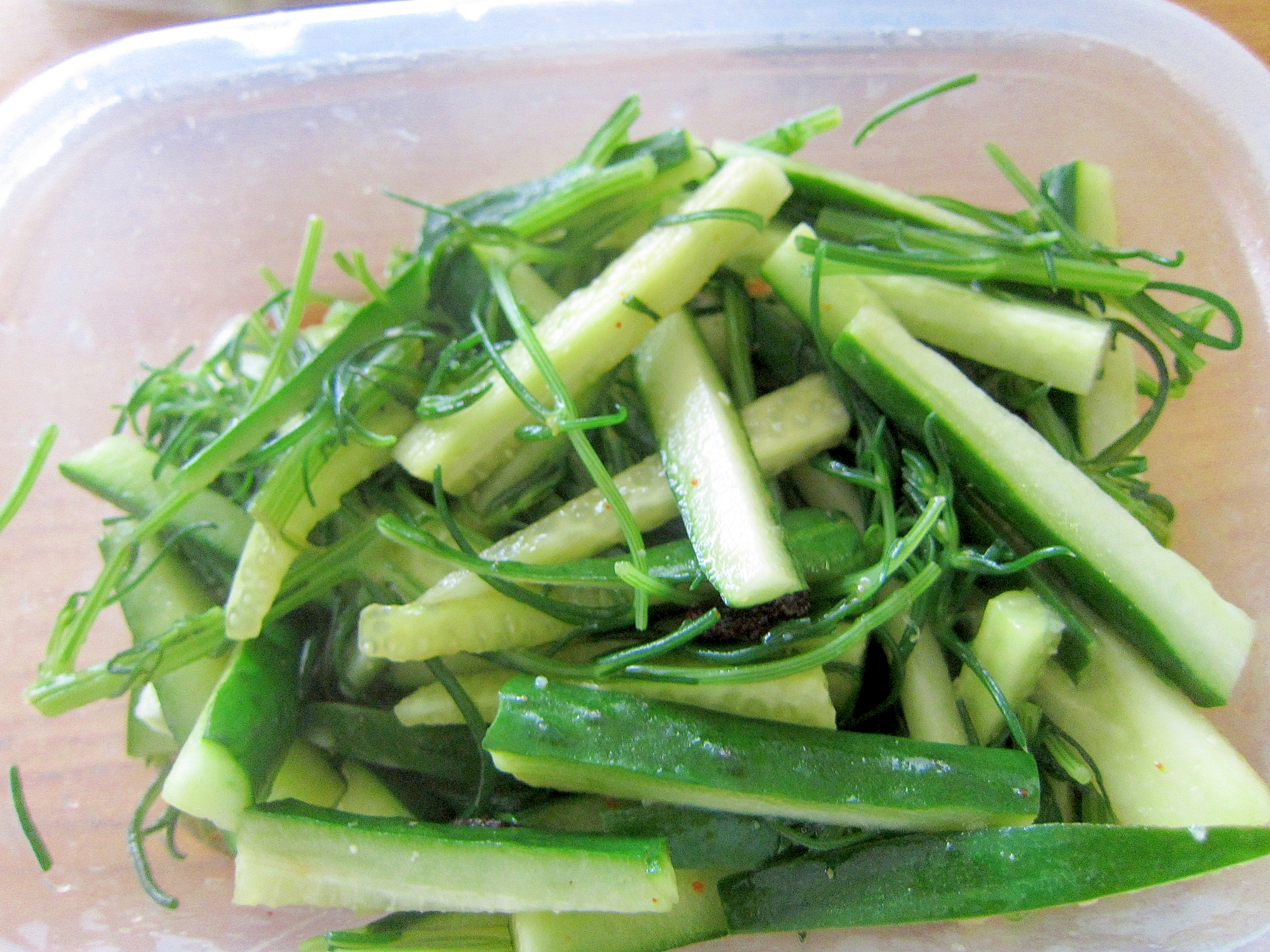 胡瓜とおかひじきの甘酢胡麻油炒め