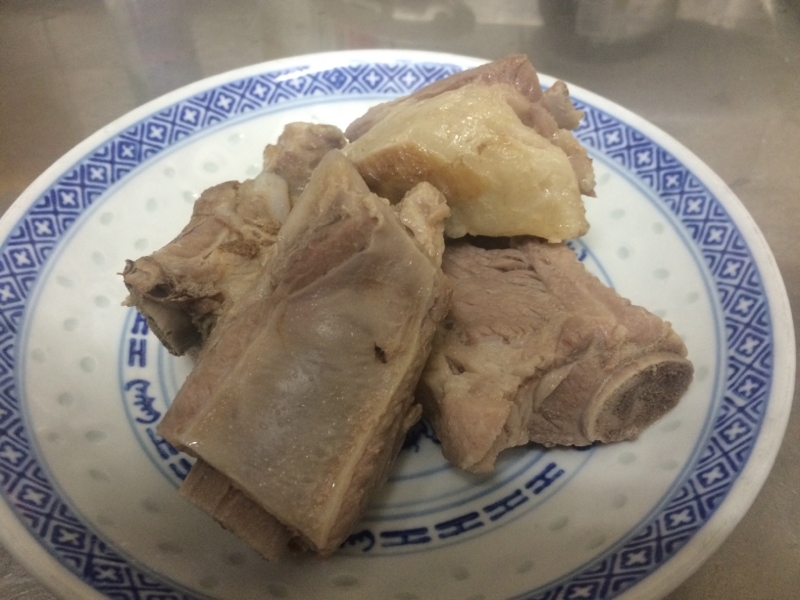 油落として 簡単さっぱり スペアリブの塩茹で