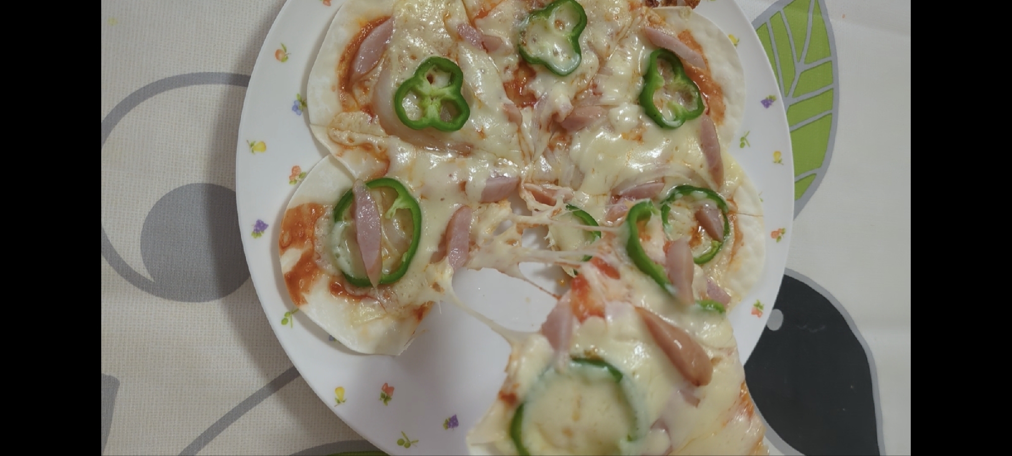 餃子の皮で簡単絶品ピザ！