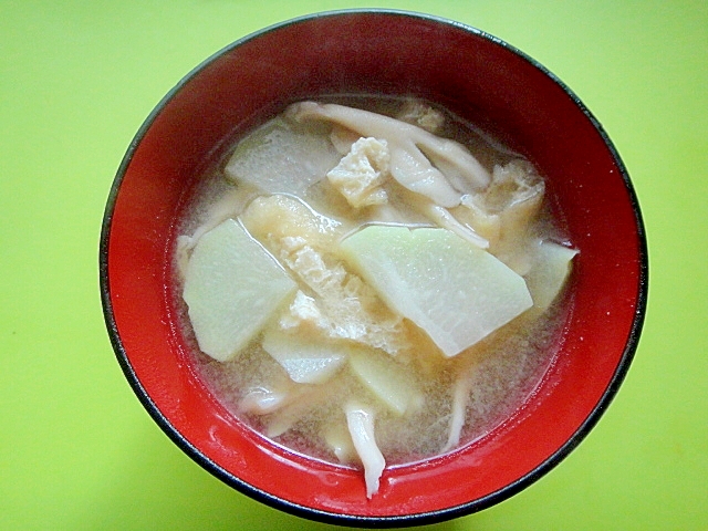 隼人瓜と舞茸油揚げの味噌汁