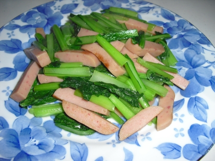 魚肉ソーセージと小松菜の簡単炒め