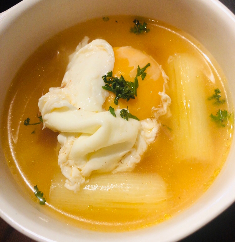 ポーチドエッグ コンソメスープ レシピ 作り方 By Noa 1021 楽天レシピ