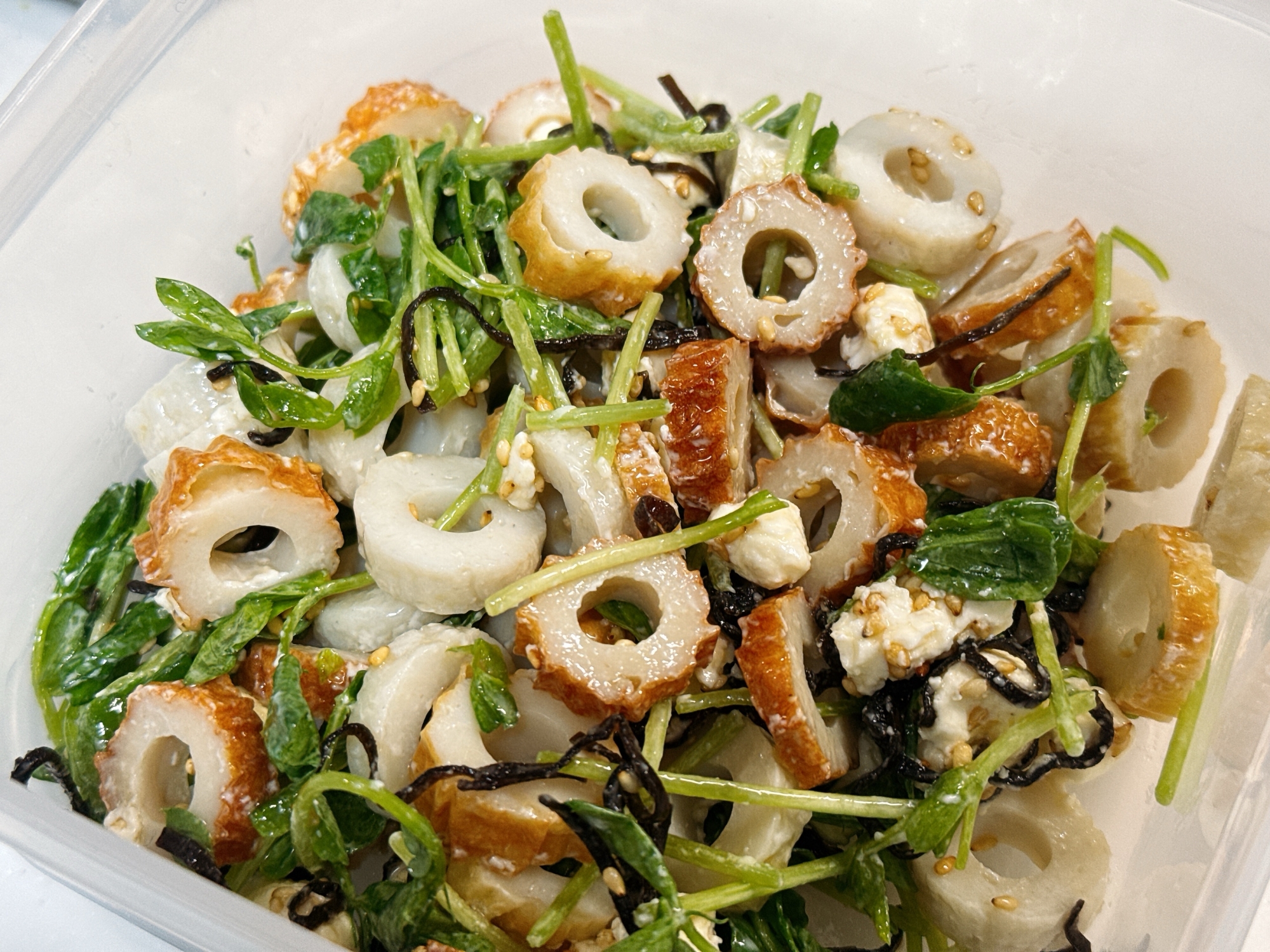 ちくわとクリームチーズの塩昆布あえ