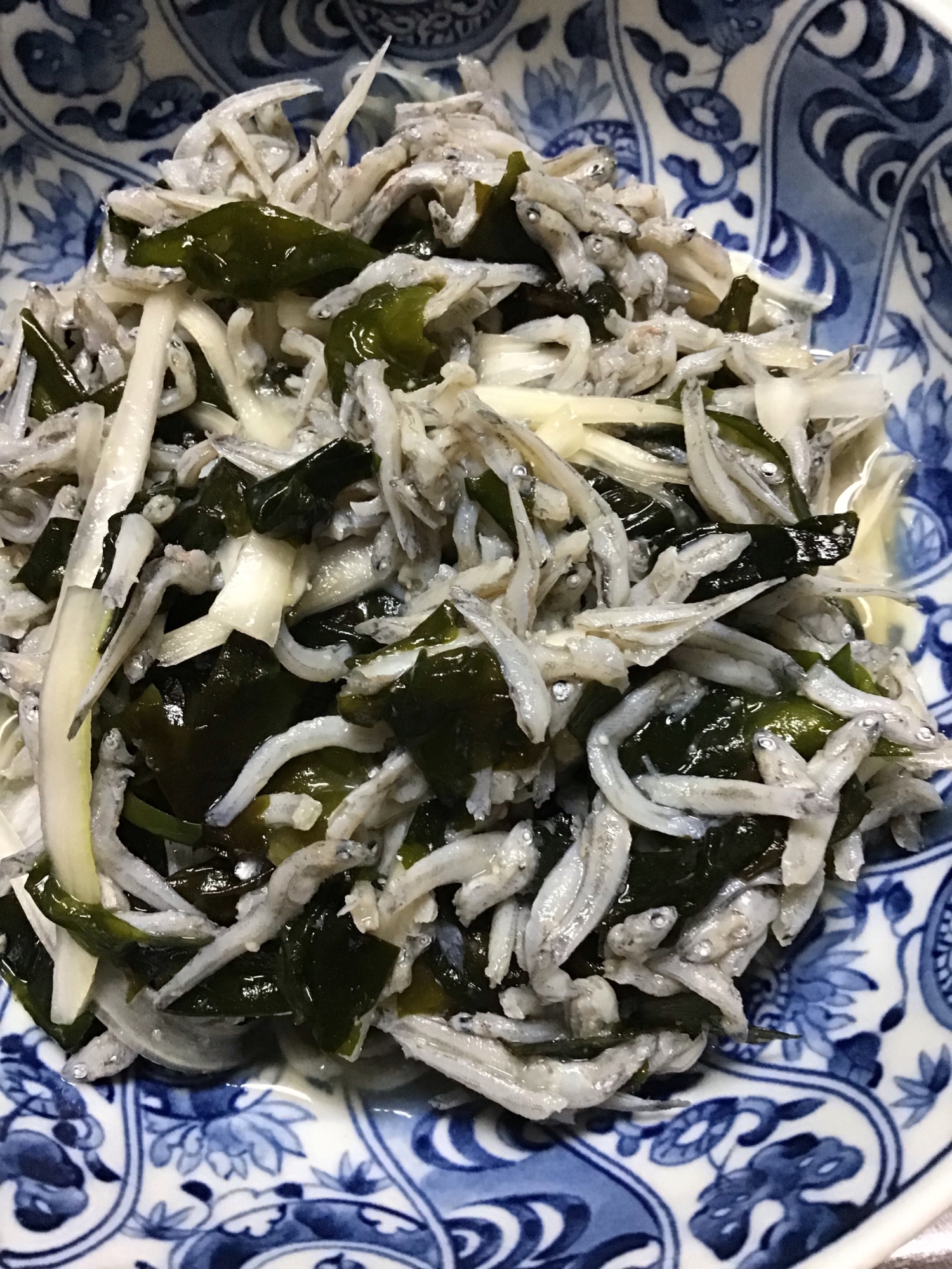 ワカメと縮緬雑魚とセロリの酢味噌和え