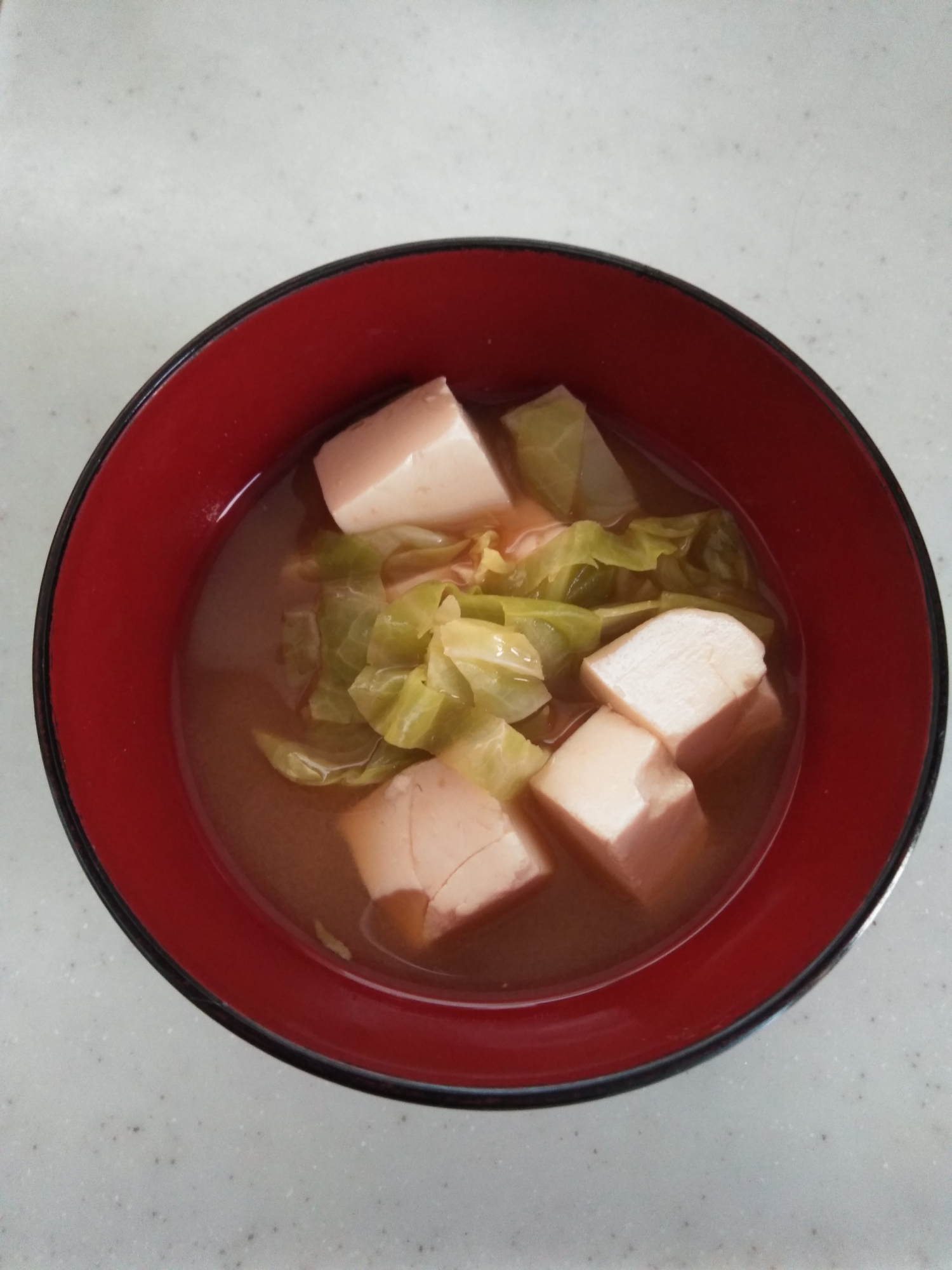 キャベツと豆腐の味噌汁