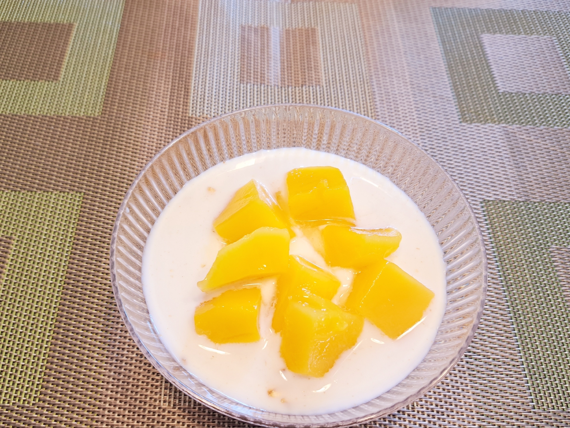 マンゴーたっぷり オーバーナイトオーツ