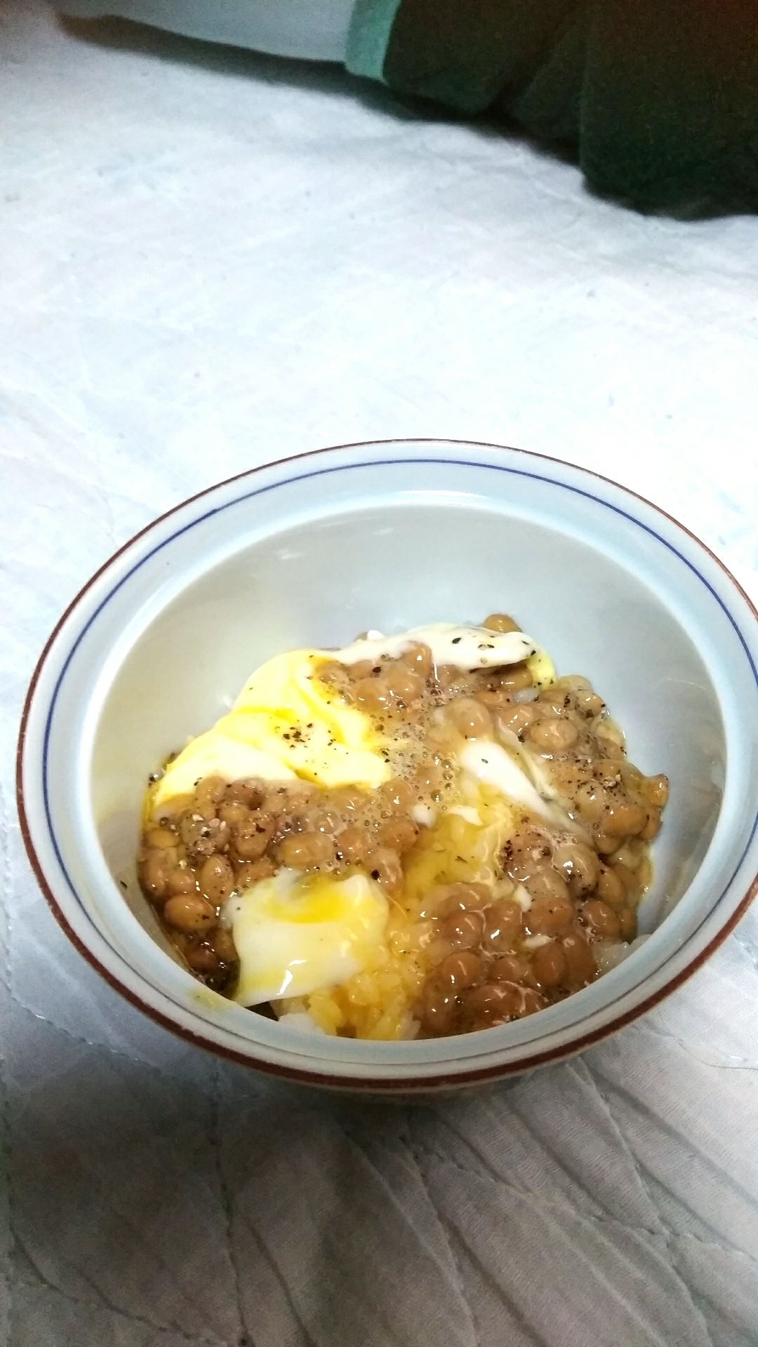 チーズのせ卵納豆(黒こしょう入り)