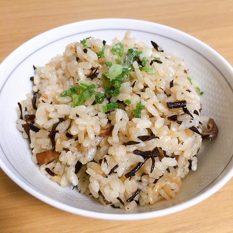 余ったひじきの煮物de炊き込みご飯★*。