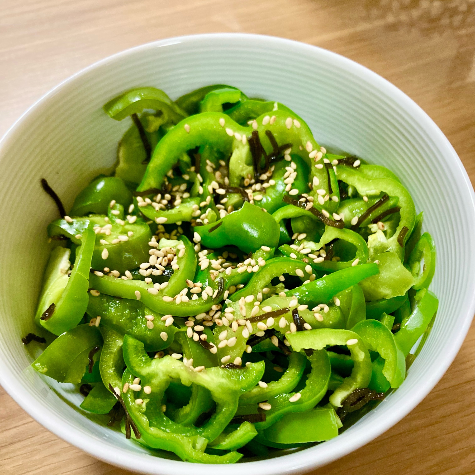 レンジで簡単ピーマンの塩昆布あえ