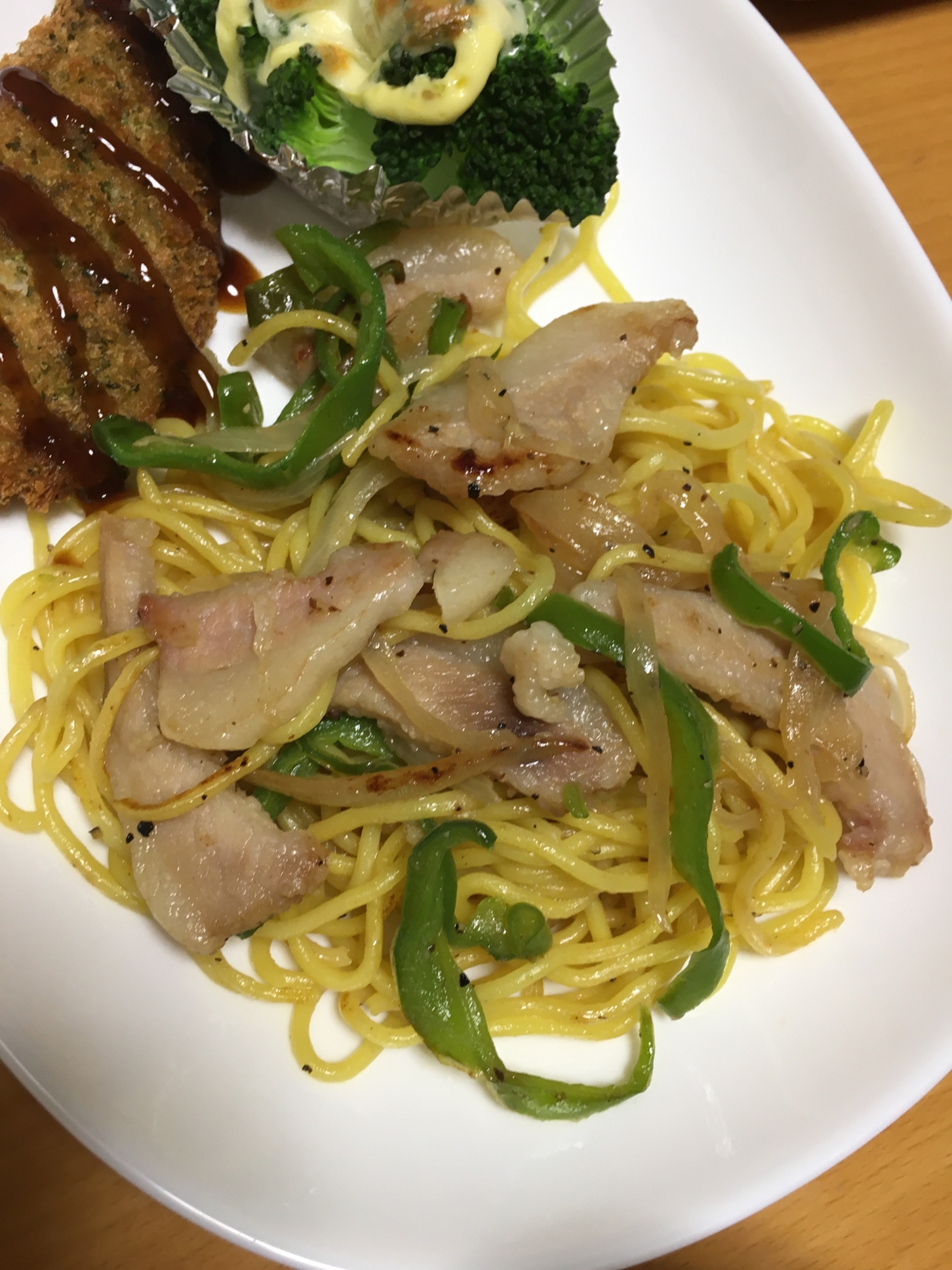 味付豚トロで塩焼きそば