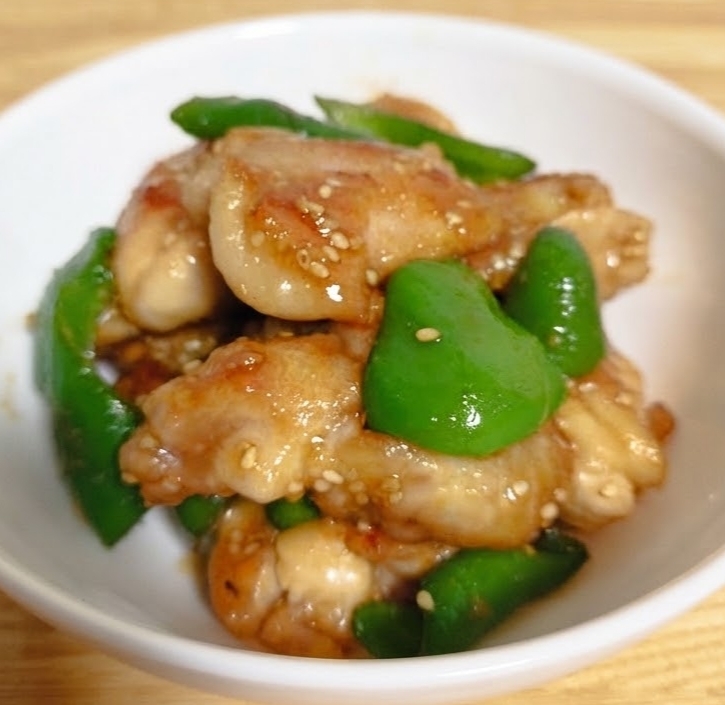 ご飯すすむ【鶏もも肉とピーマンの胡麻みそ炒め】
