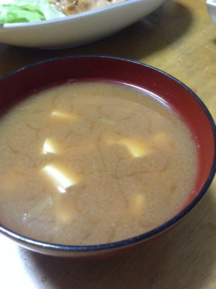 キャベツと豆腐のお味噌汁