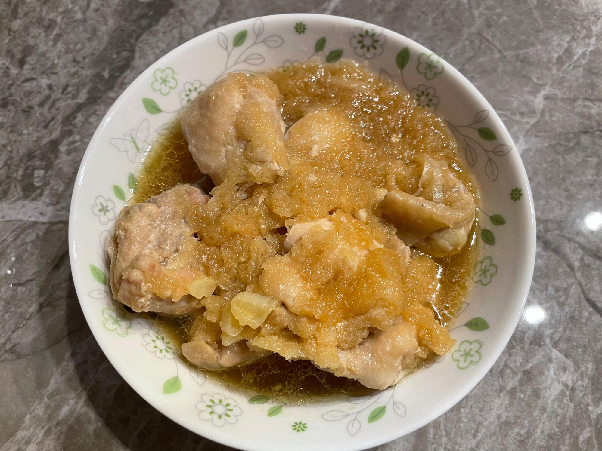 ポン酢で簡単大根と鶏モモ肉のみぞれ煮