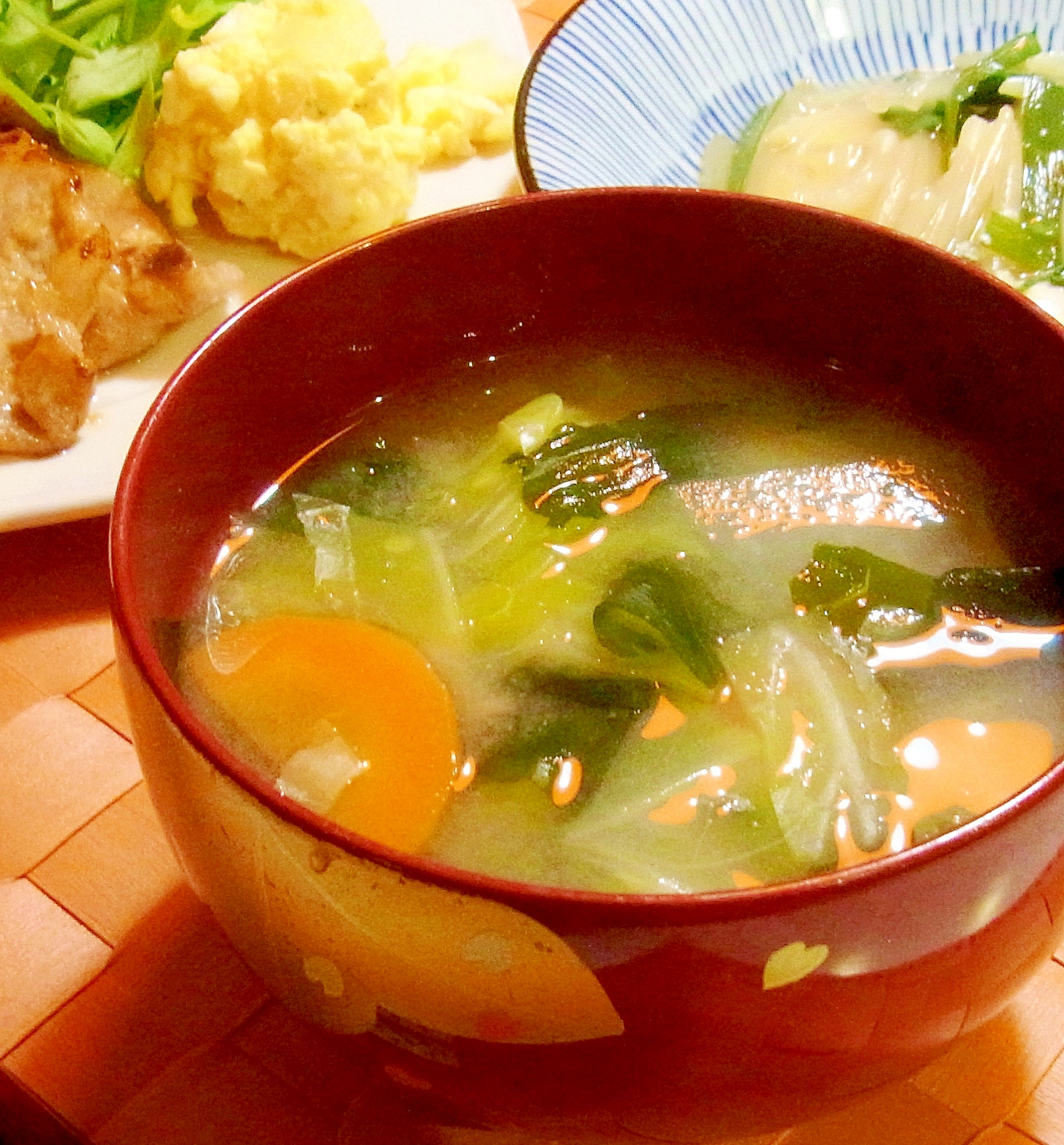 いろいろ野菜とわかめの具沢山お味噌汁 レシピ 作り方 By メリッコ 楽天レシピ