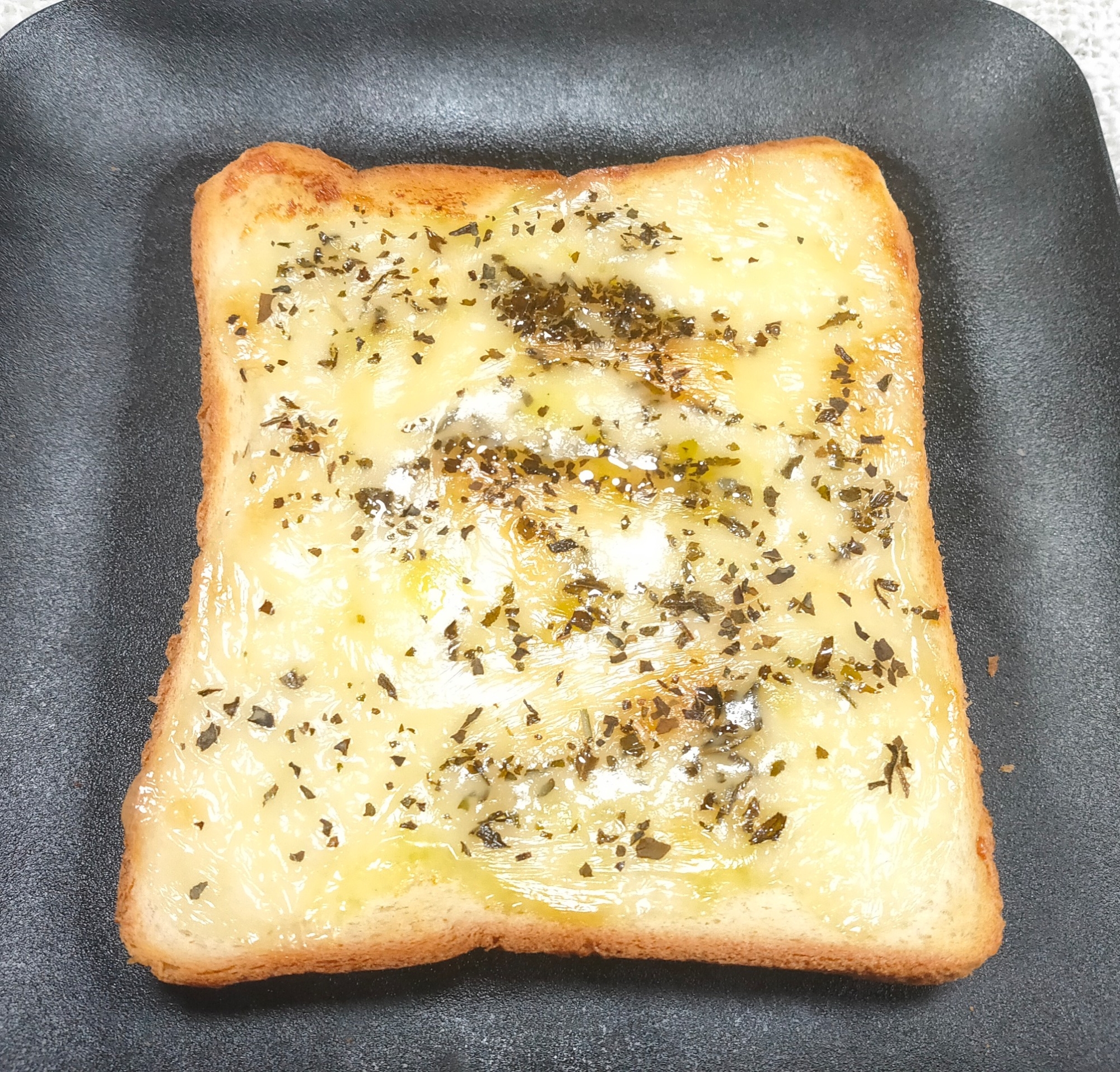 バジルたっぷりフォンデュトースト