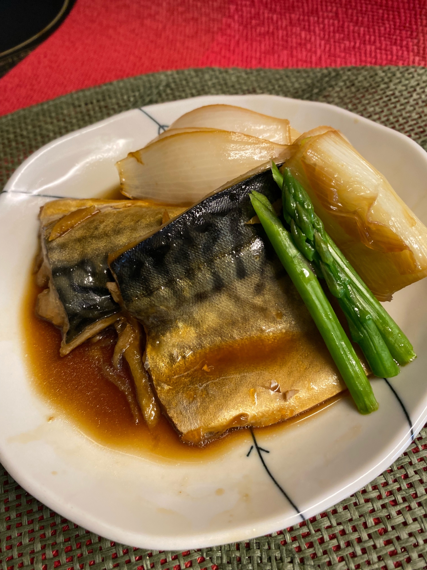 美味しい❣️新玉ねぎとサバの煮つけ