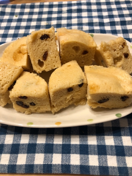 レンジで作る☆黒糖レーズン蒸しパン