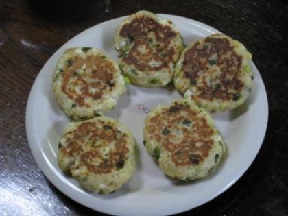 そのままでも美味しいです。顆粒だしがなく、かつお節を混ぜました。また作ります。