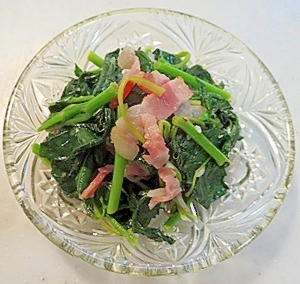 5分でできる!モロヘイヤのベーコン炒め