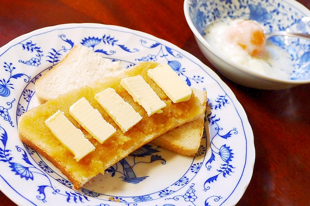 温泉卵と一緒に♪シンガポールのカヤトースト