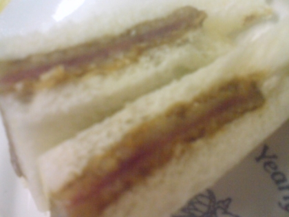 ハムカツのサンドイッチ