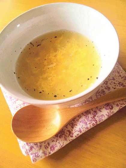 青ねぎがなかったので、玉葱で申し訳ないです(＞_＜；
芯からこんなに美味しいおだしが取れるなんて！
これからは、とうもろこしを食べたら必ず、このスープを作ります