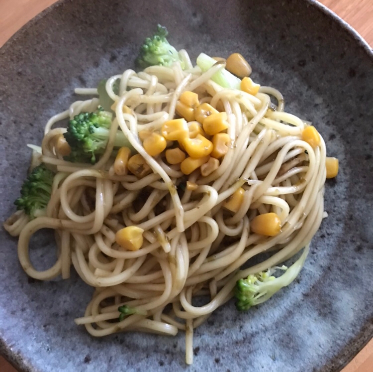 ブロッコリーとコーンの海苔の佃煮の焼きそば