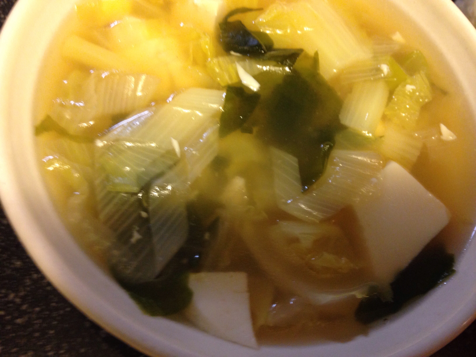 ねぎとわかめと豆腐の和風コンソメスープ