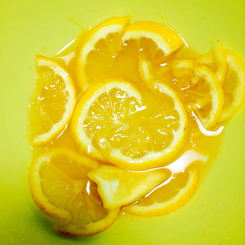 ビタミンCたっぷり！レモンの蜂蜜漬け