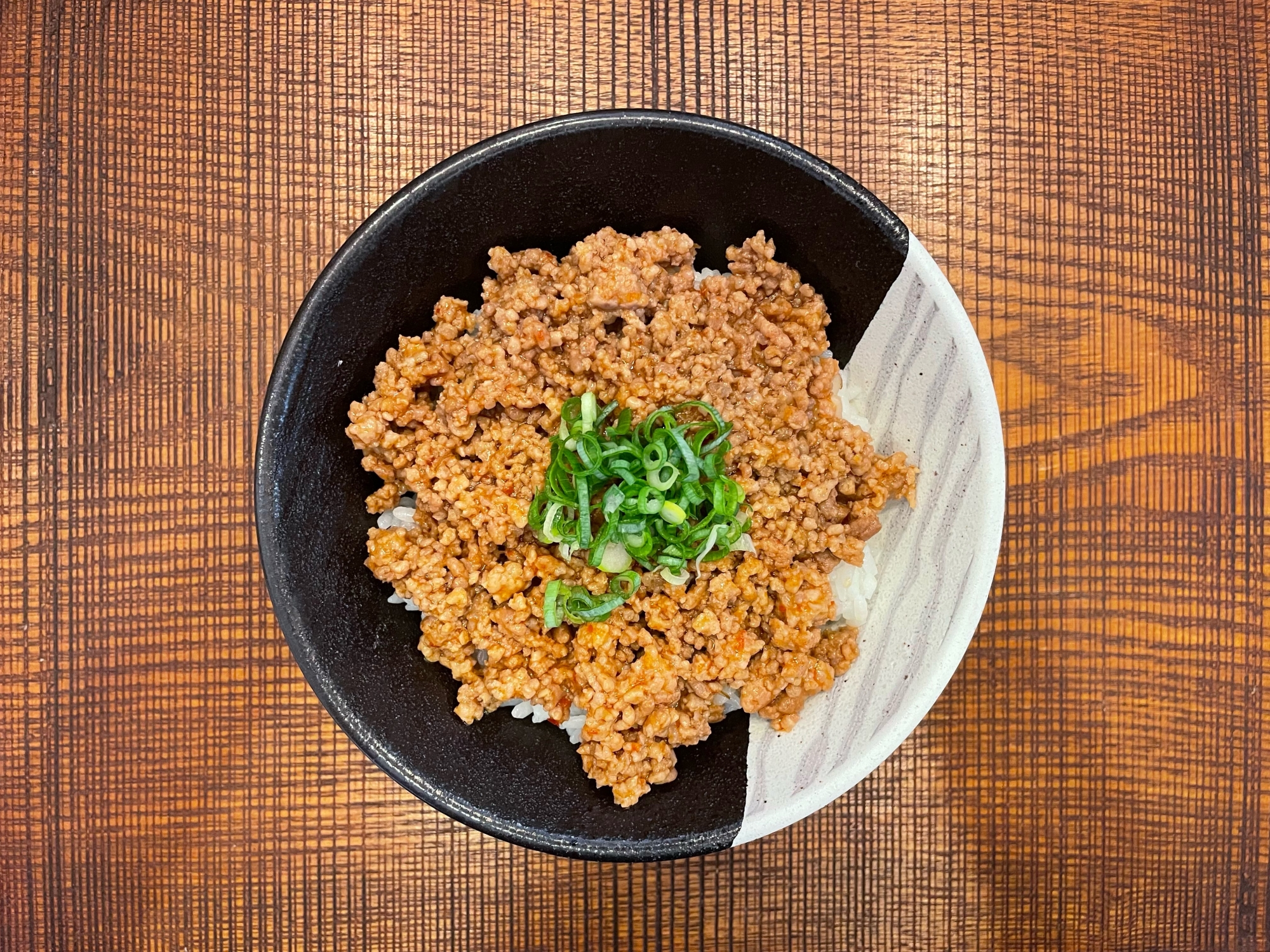 ピリ辛そぼろ丼