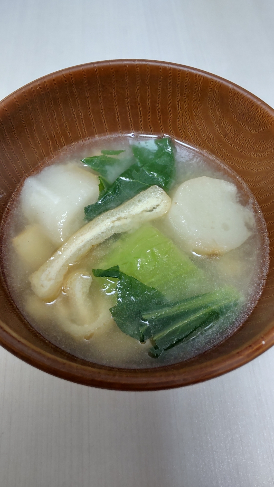 チンゲン菜と油揚げとお麩のお味噌汁