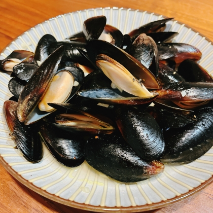 絶品！ムール貝のワイン蒸し
