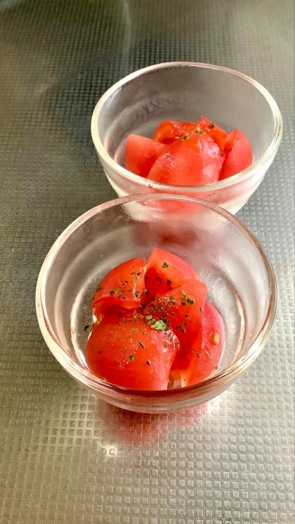 こんばんは♪
冷たい湯むきトマト美味しい〜✨
素敵なレシピごちそうさまでした(ᵔᴥᵔ)