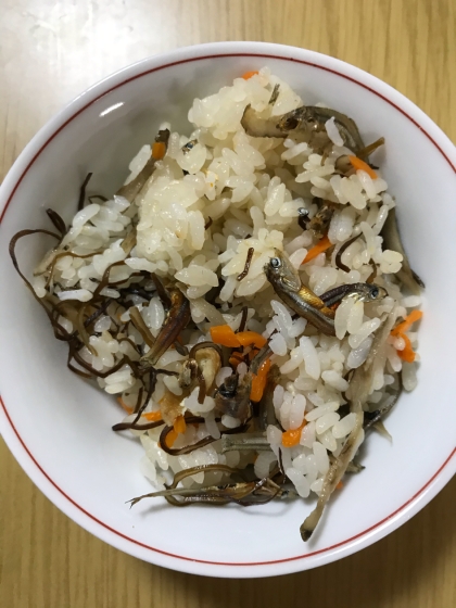 頂き物のいりこと、賞味期限間近の塩麹を消費したくて作りました。
味付けは塩麹だけなので、簡単＆ヘルシーですね。
レシピ投稿ありがとうございました。