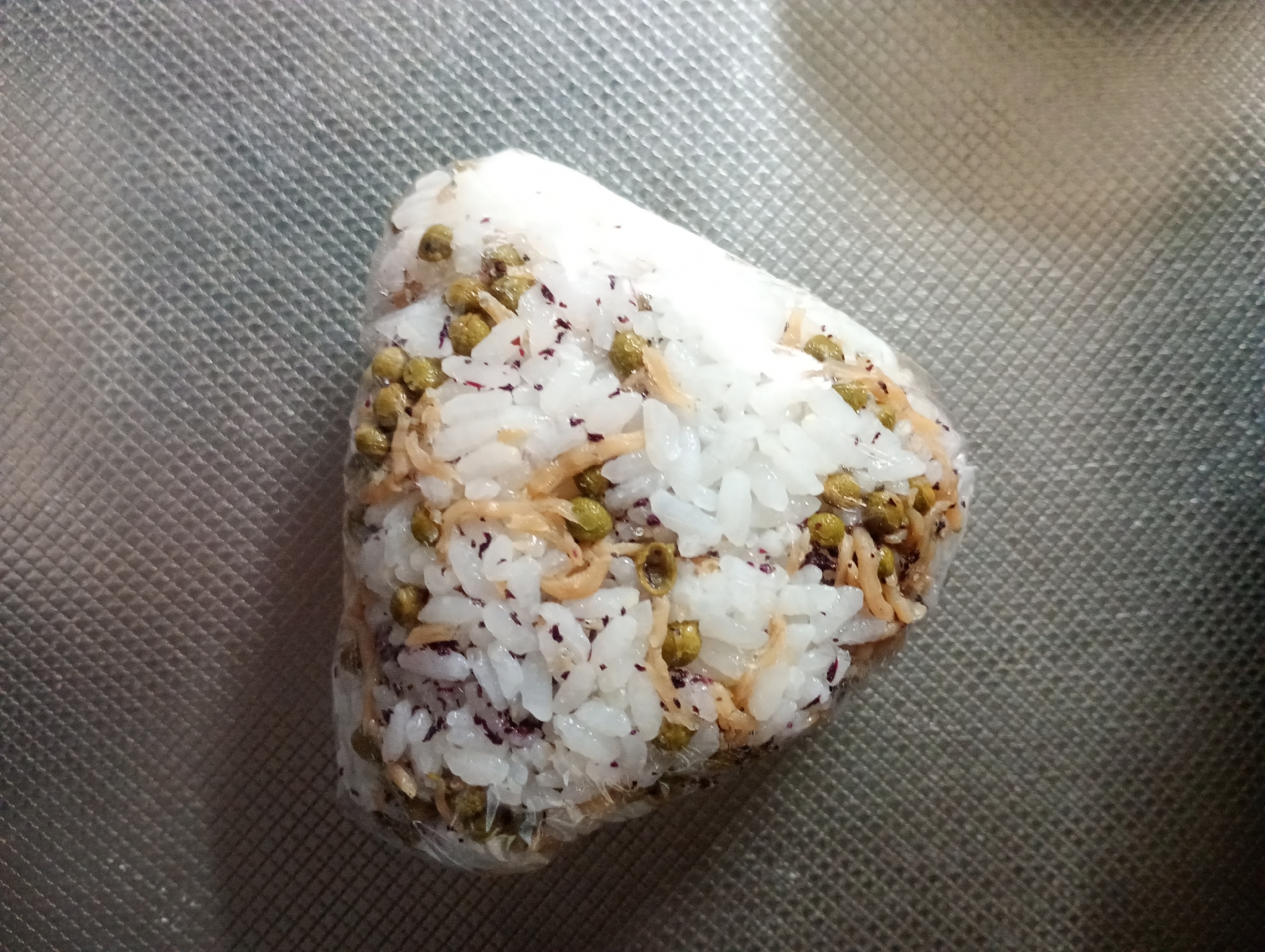 おにぎり＊ゆかりちりめんごま油