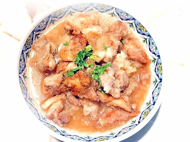 唐揚げ粉と鶏もも肉で!おろしから揚げ煮込み♪